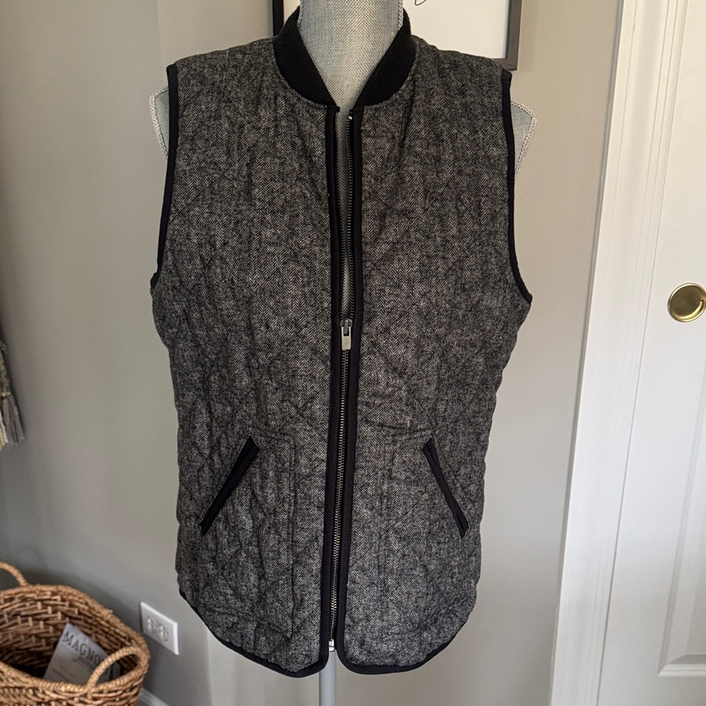 Old Navy Gray Quilted Vest with Black Accents